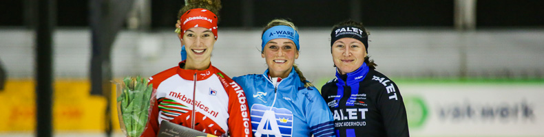 Koers ontploft, aanvalsters gaan rond, maar Irene Schouten blijft ook in Alkmaar onklopbaar