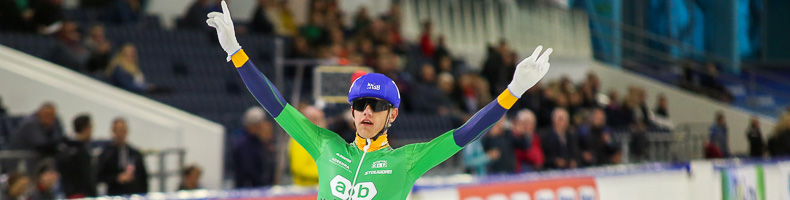 Bart Hoolwerf en Manon Kamminga winnen Heerenveense mass-start