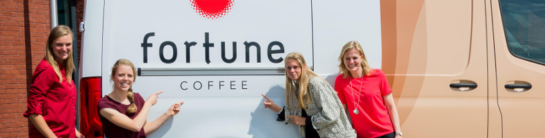 Fortune Coffee brengt nieuwe damesbeloftenploeg op het ijs