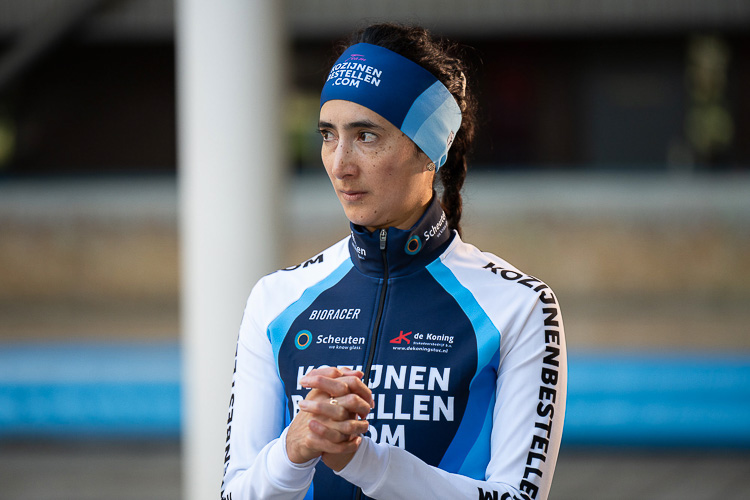 Viviana Rodriguez Rojas is in de kleuren van haar nieuwe ploeg klaar voor het seizoen.