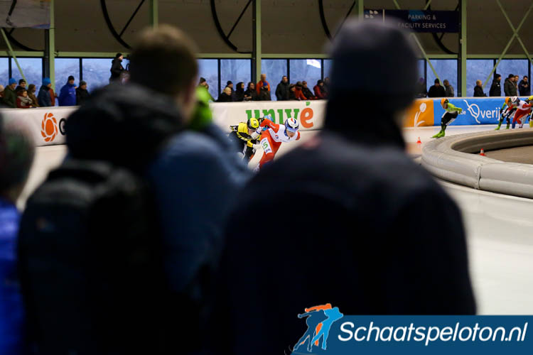 De staande coronamaatregelen staan toe dat er dit seizoen publiek aanwezig is bij de schaatsmarathons.