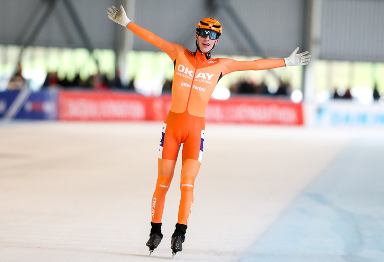Wisse Slendebroek wint solo de beloftenmarathon in Hoorn